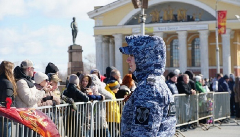 Силовики не допустили нарушений порядка в День Победы в Карелии