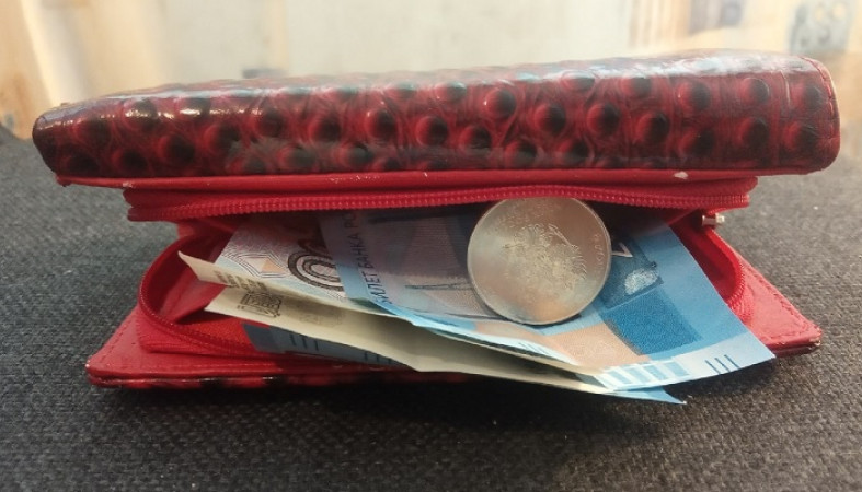 Женщина нашла кошелек в магазине в Карелии и попала под следствие