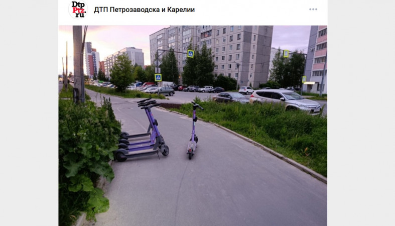 самокаты на улице