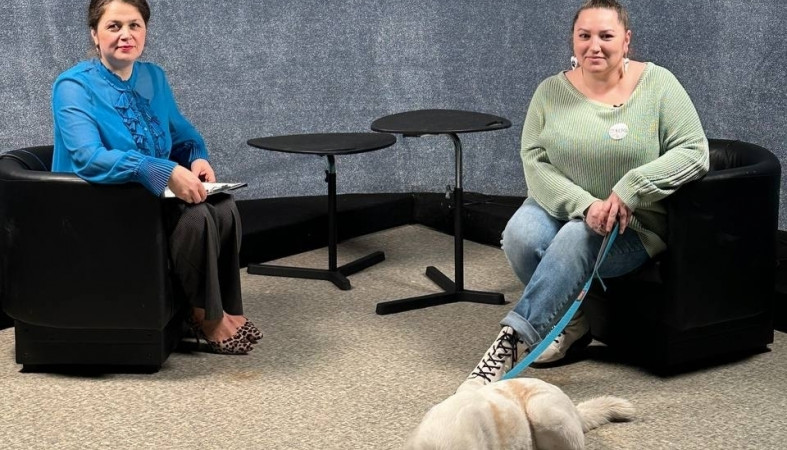 Саша Сухова в студии Саша Сухова в студии