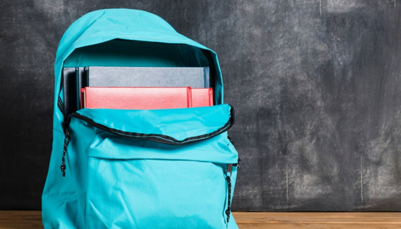 учебники в рюкзаке