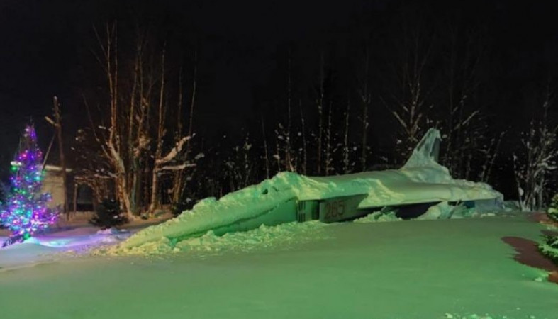 Самолет-памятник упал под тяжестью снега на севере Карелии