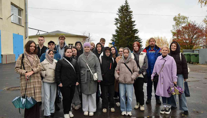 студенты на экскурсии