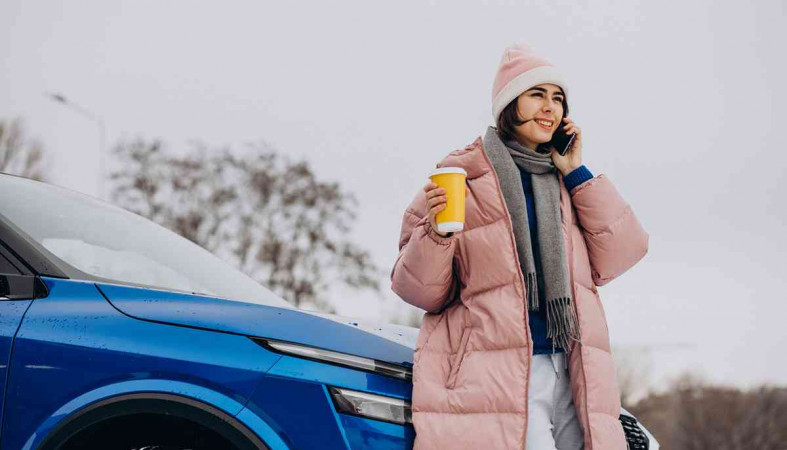 девушка у машины