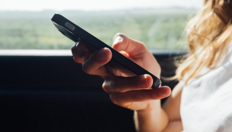 Телефон в руках