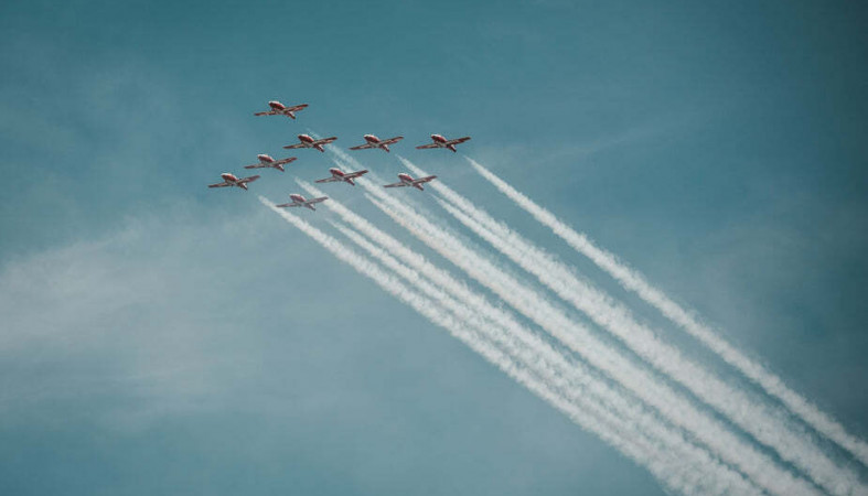 самолет_истребитель_небо