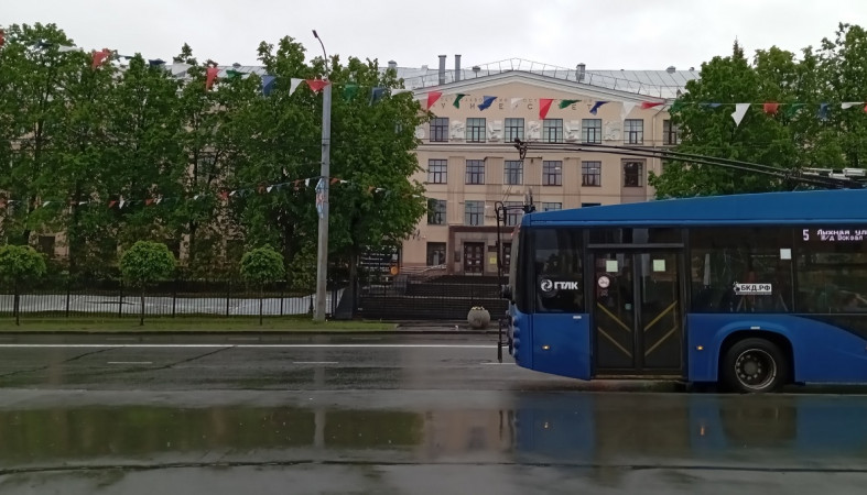троллейбус