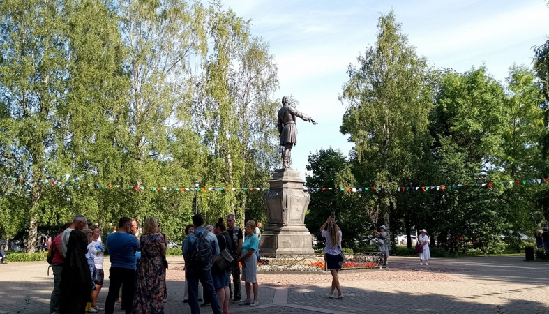 туристы