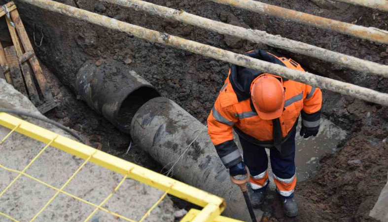 внутри котлована Водоканал