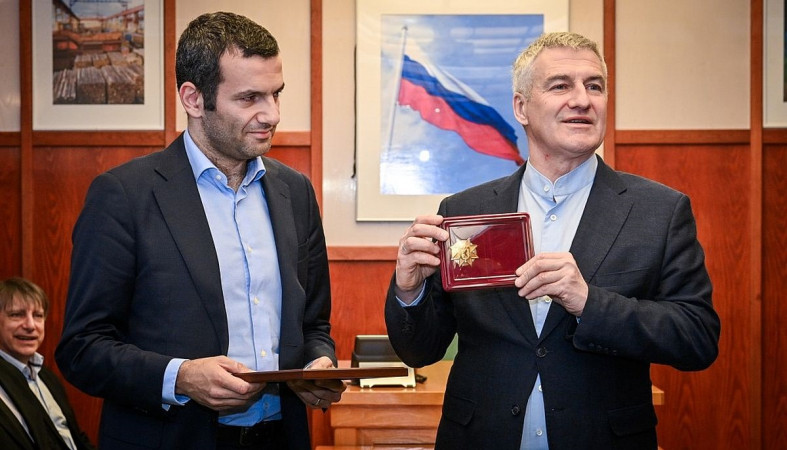 вручение награды Тиграну Саакяну