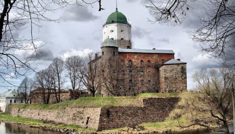 Выборгская городская стена фото