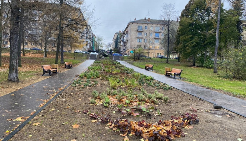 Скамейки и урны в скандинавском стиле установили в Петрозаводске