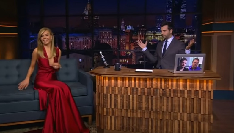 Блондинка урганта. Блондинка урганта. Вечерний ургант репортаж с аллой михеевой. Вечерний ургант репортаж с аллой михеевой. Ургант блондинка.