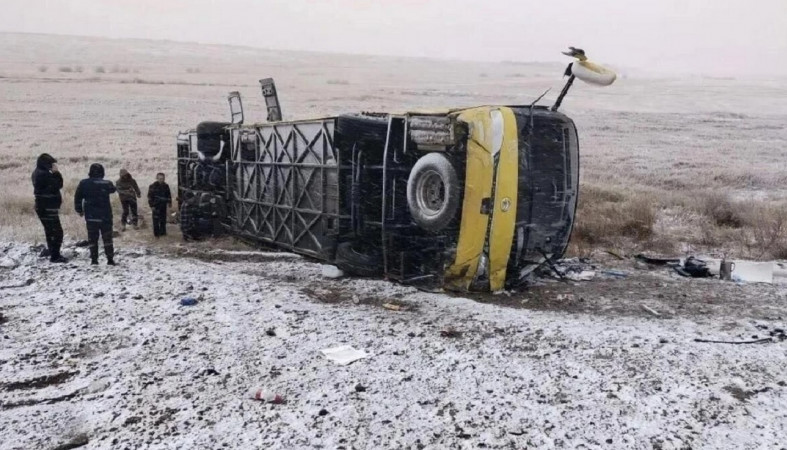 Перевернувшийся автобус