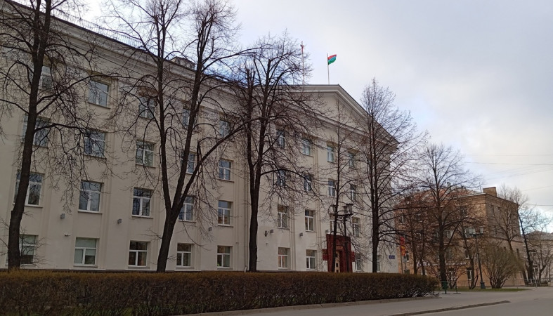 здание парламента