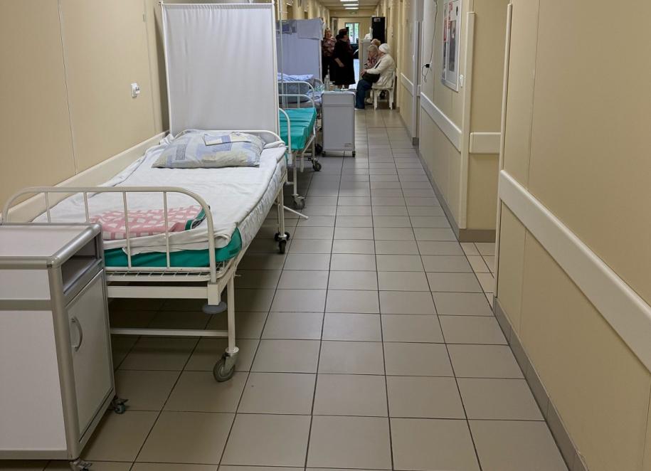 В коридоре онкологического стационара