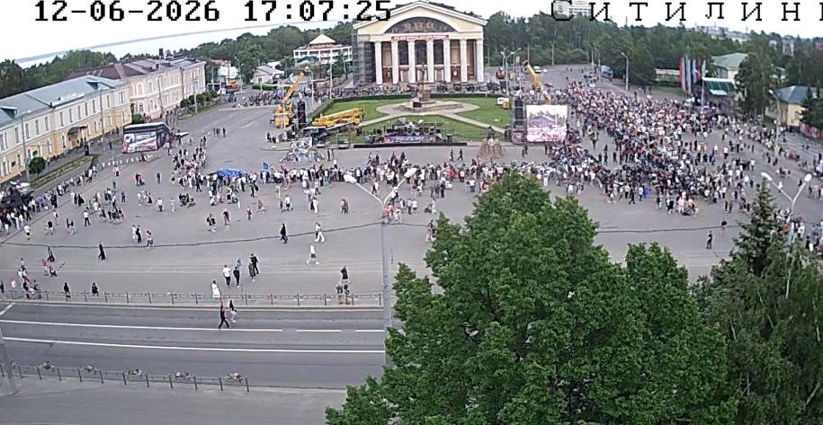 площадь Кирова 12 июня