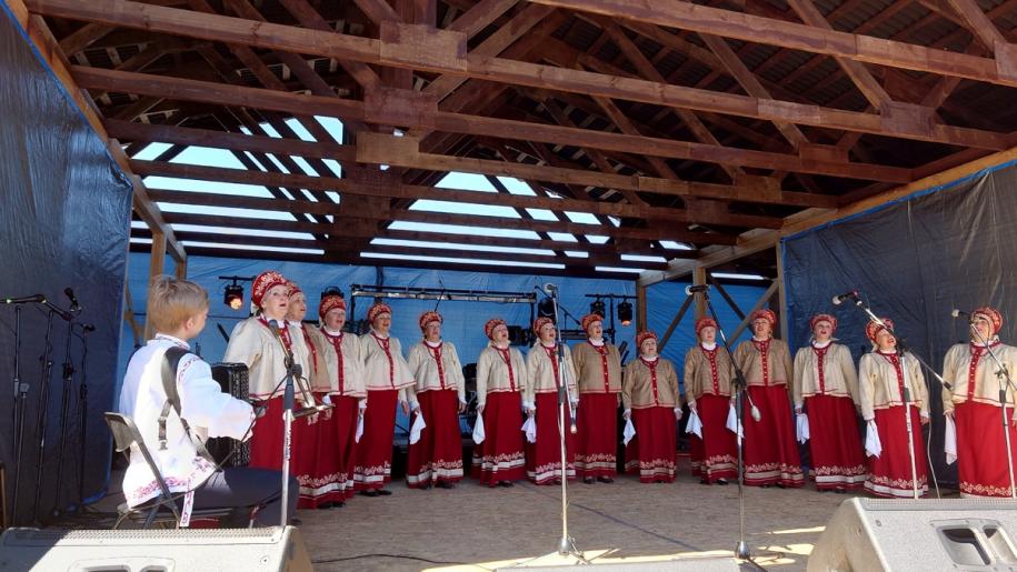 шуйский народный хор на сцене