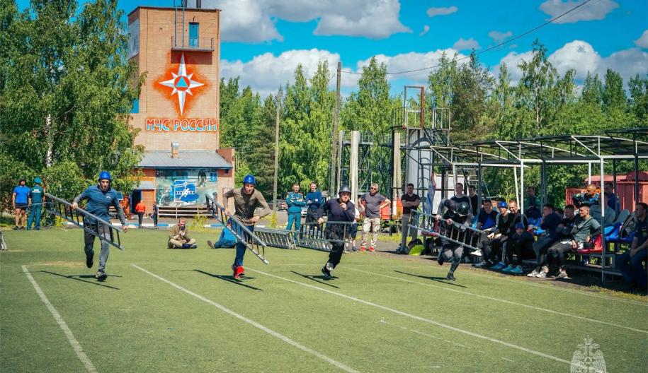 Соревнования пожарных спасателей