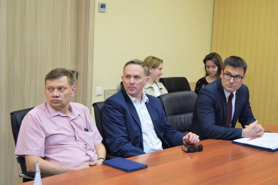 во время обсуждения доклада