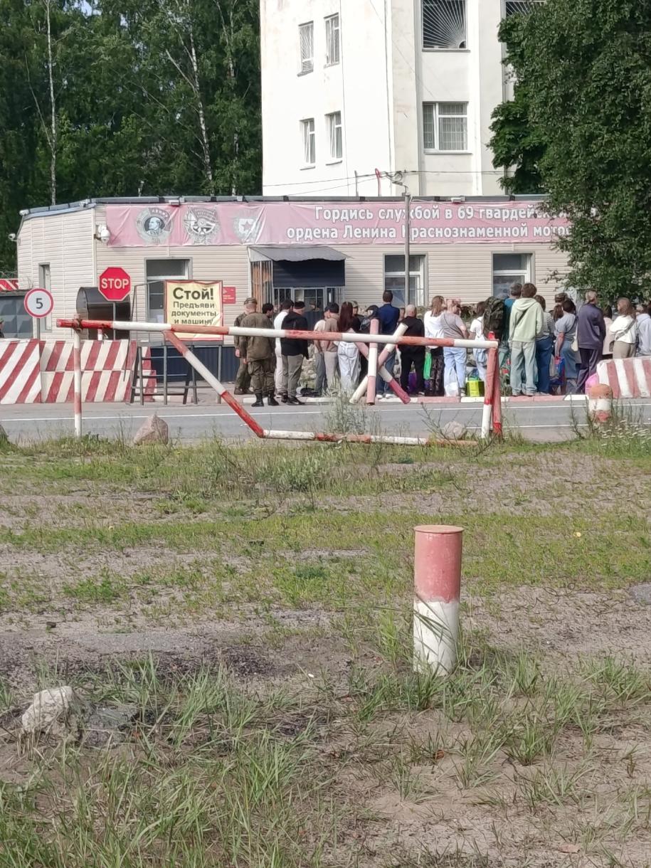Воинская часть в поселке Каменка 