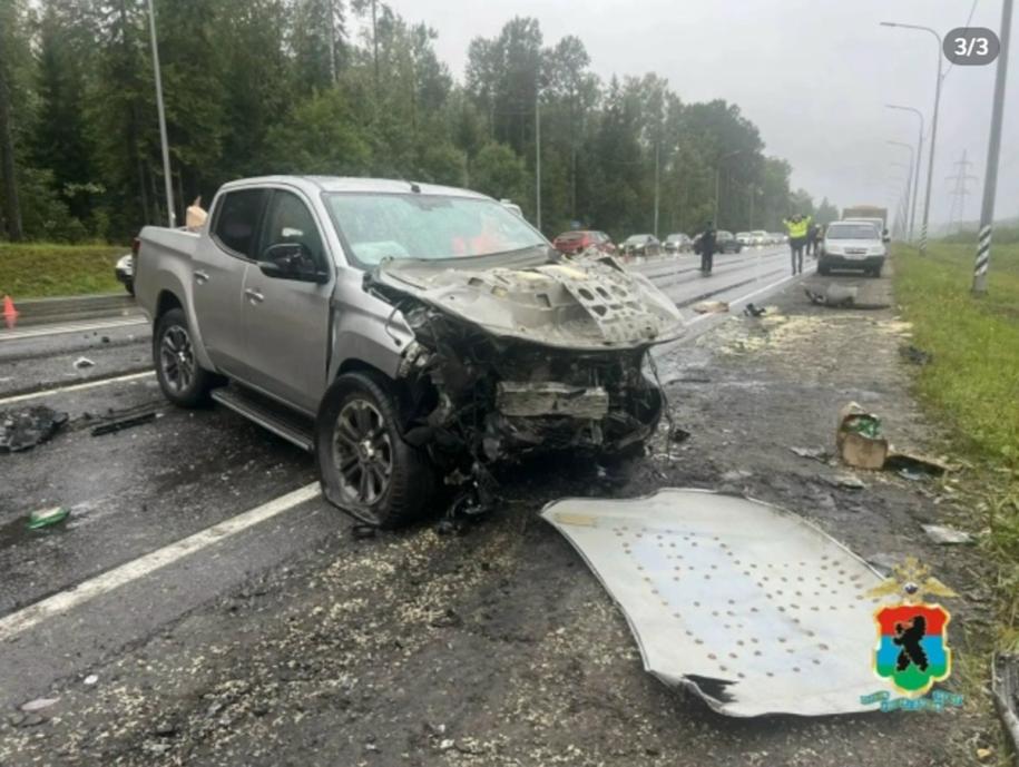 разбитый автомобиль