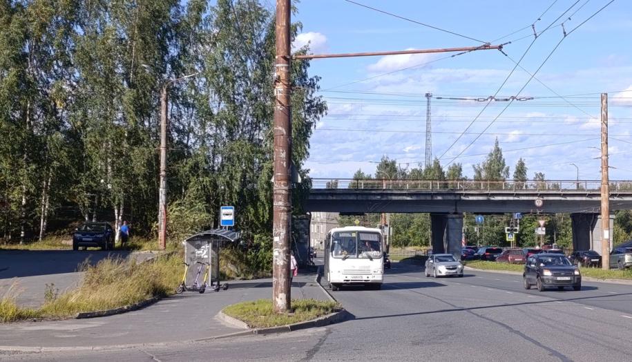 Автобус на улице Правда