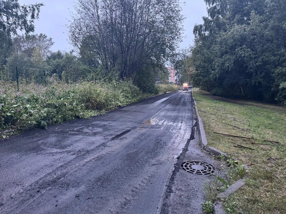 Дорогу ремонтируют в Октябрьском районе