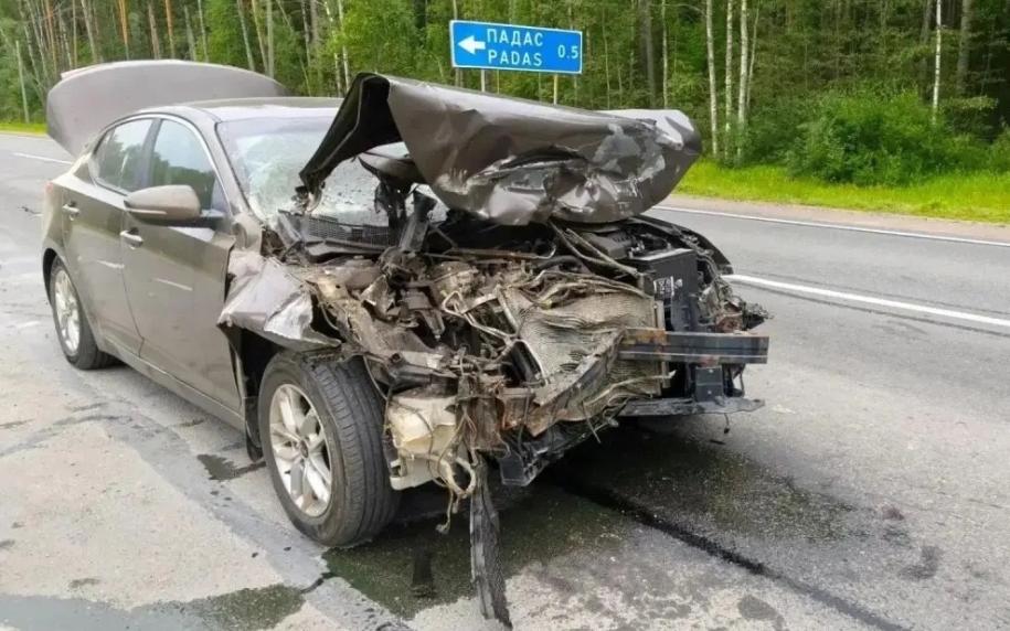 разбитая в аварии машина