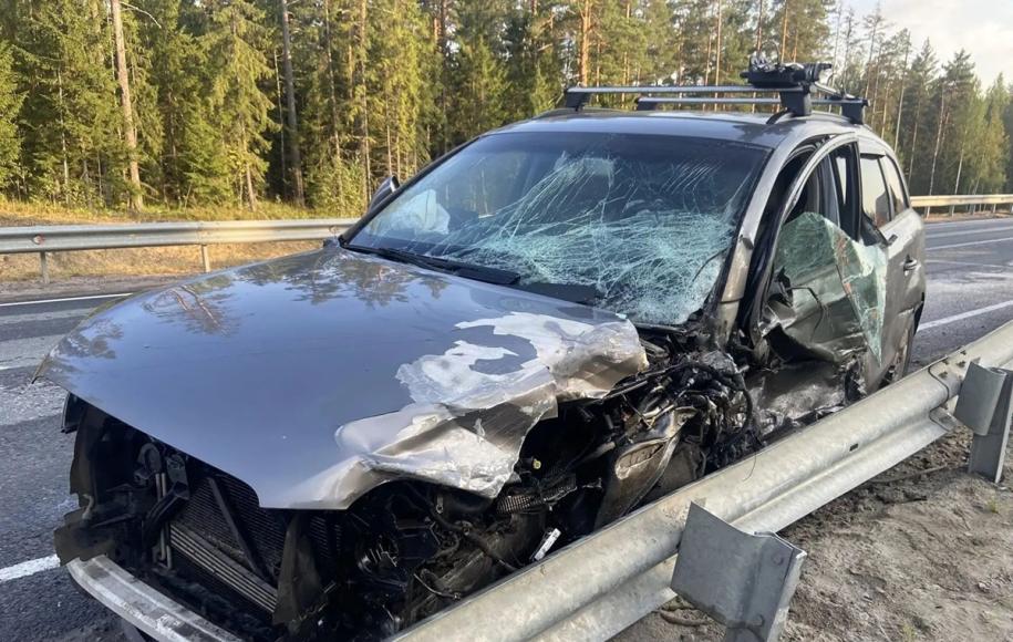 попавший в ДТП автомобиль