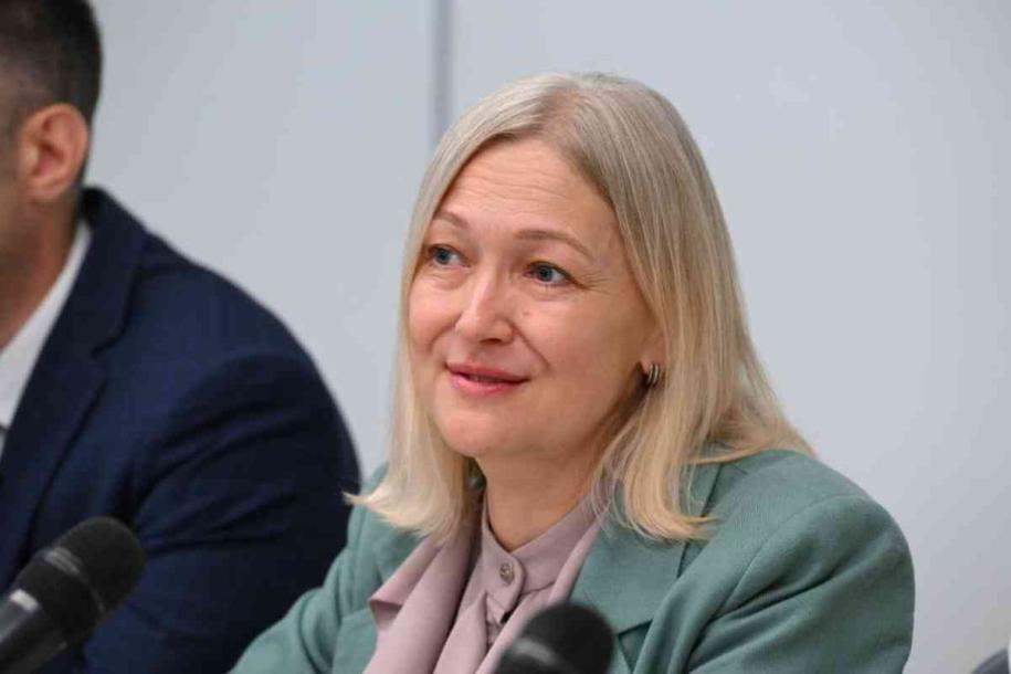 Огурцова