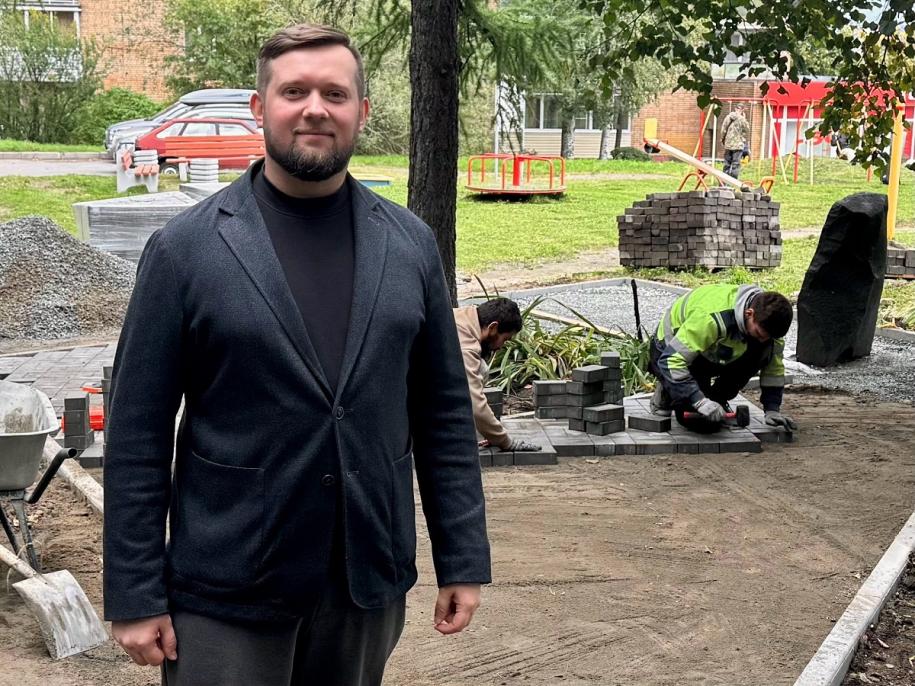 Депутат Максим Трувалев