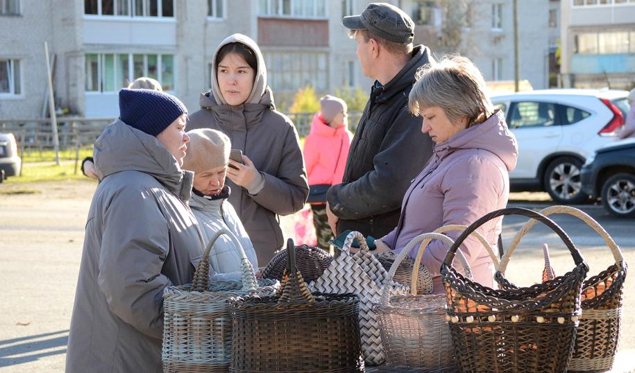 Торговля на ярмарке.