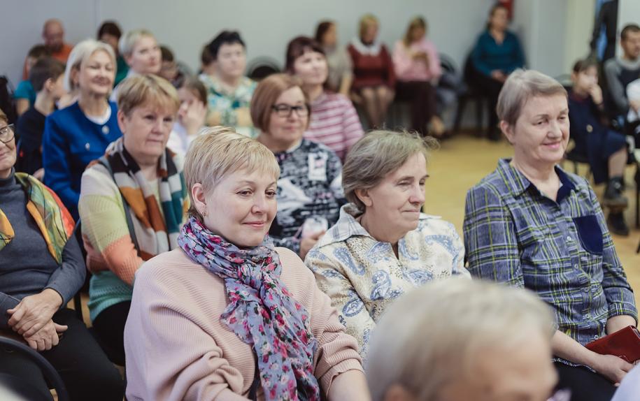Зрители на творческом вечере в Пряже.
