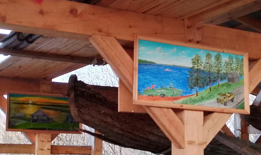 Украшением музея служат картины местного автора.