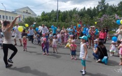 Клоун Фенечка заводила детей покруче звезд из телевизора